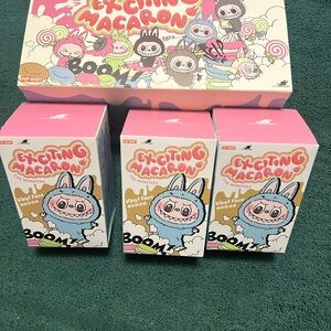 Exciting Macaron Vinyl Figure Set - Blue